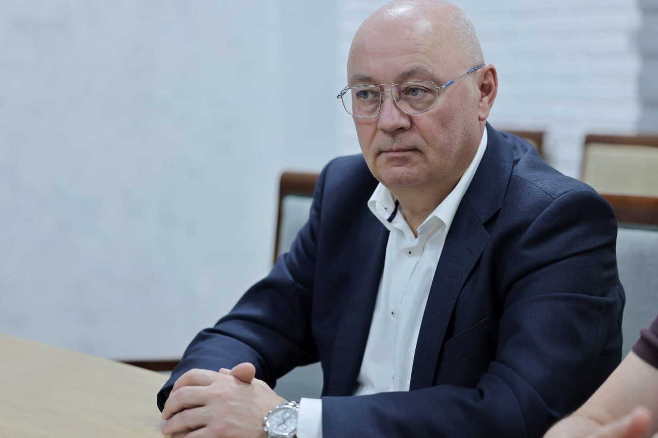 14 апреля этого года в Министерстве инвестиций, промышленности и торговли Республики Узбекистан прошла встреча заместителя министра Хуррама Тешабаева и генерального директора казахстанской компании «Галамат Групп» Сейтжана Сыпабекова.