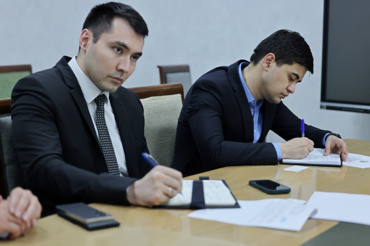 14 апреля этого года в Министерстве инвестиций, промышленности и торговли Республики Узбекистан прошла встреча заместителя министра Хуррама Тешабаева и генерального директора казахстанской компании «Галамат Групп» Сейтжана Сыпабекова.