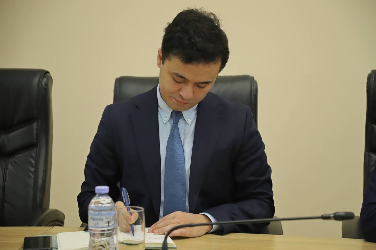 The Ministry of Investment, Industry and Trade of the Republic of Uzbekistan held a meeting with Roberto Monalo, Ambassador of the Philippines to Uzbekistan, based in Tehran. During the meeting, the Ambassador commended Uzbekistan’s favorable investment