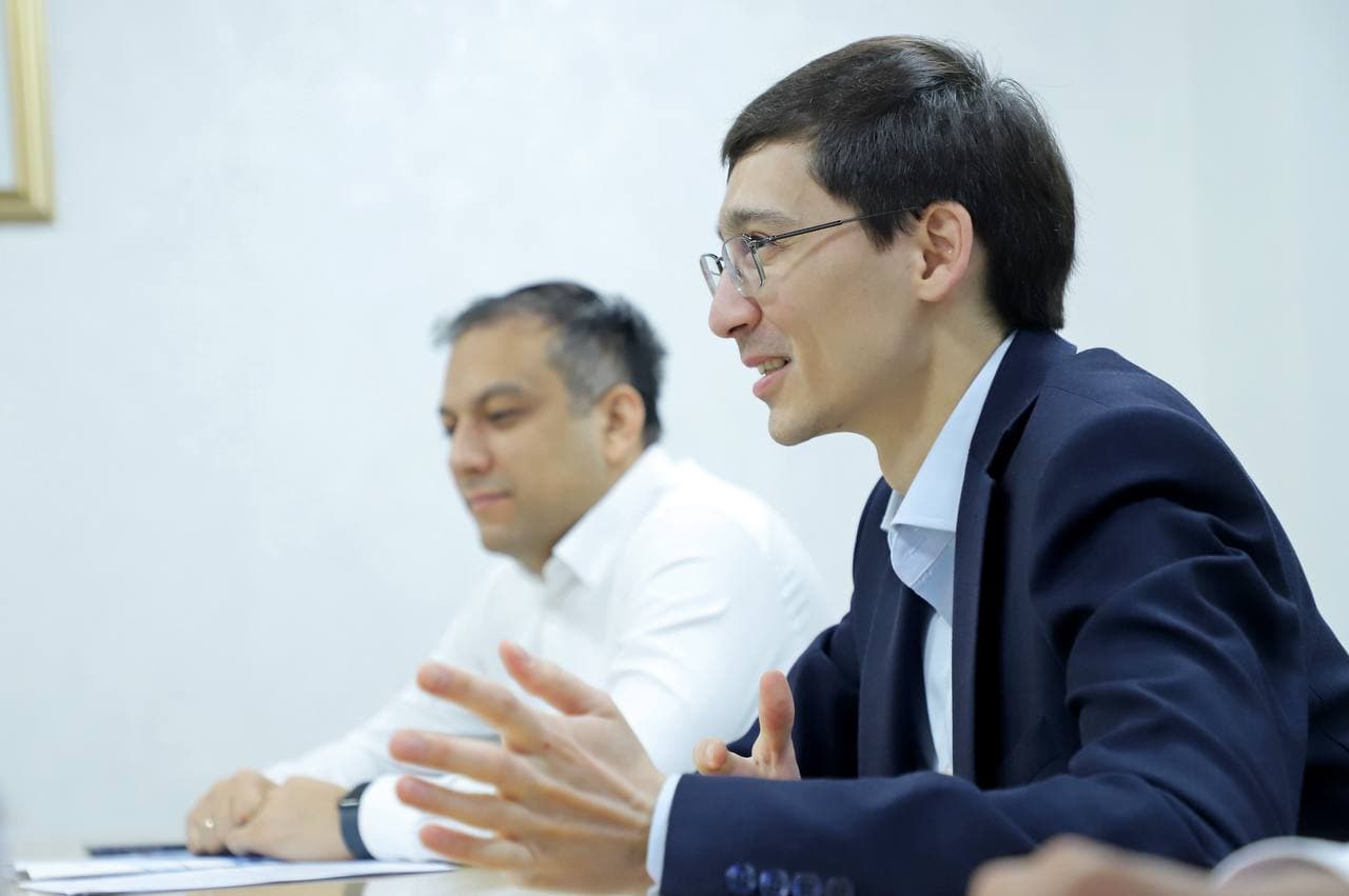 Шохрух Гулямов обсудил с представителями Menzies Aviation модернизацию аэропортов и развитие грузовых авиаперевозок