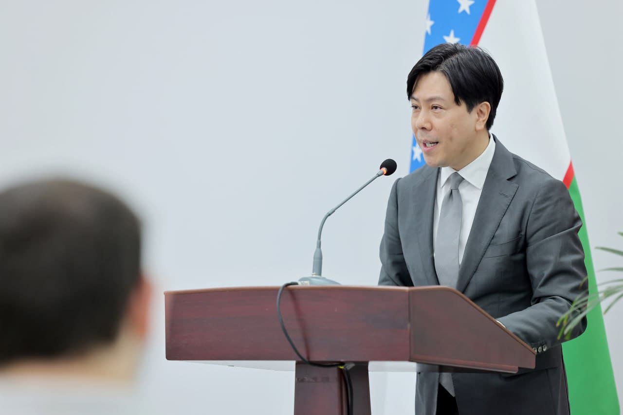 Глава МИПТ Лазиз Кудратов вручил сертификаты выпускникам Программы Профессионального Менеджмента