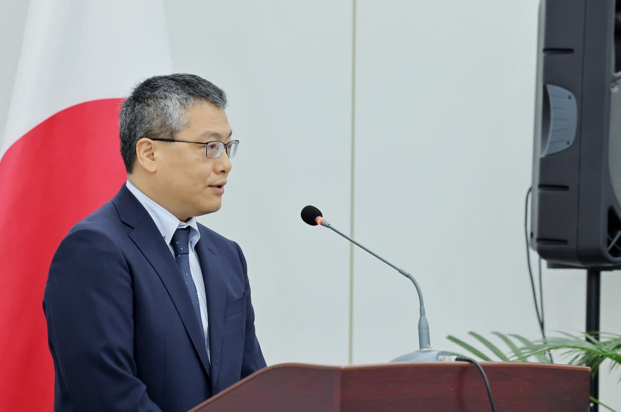 Глава МИПТ Лазиз Кудратов вручил сертификаты выпускникам Программы Профессионального Менеджмента