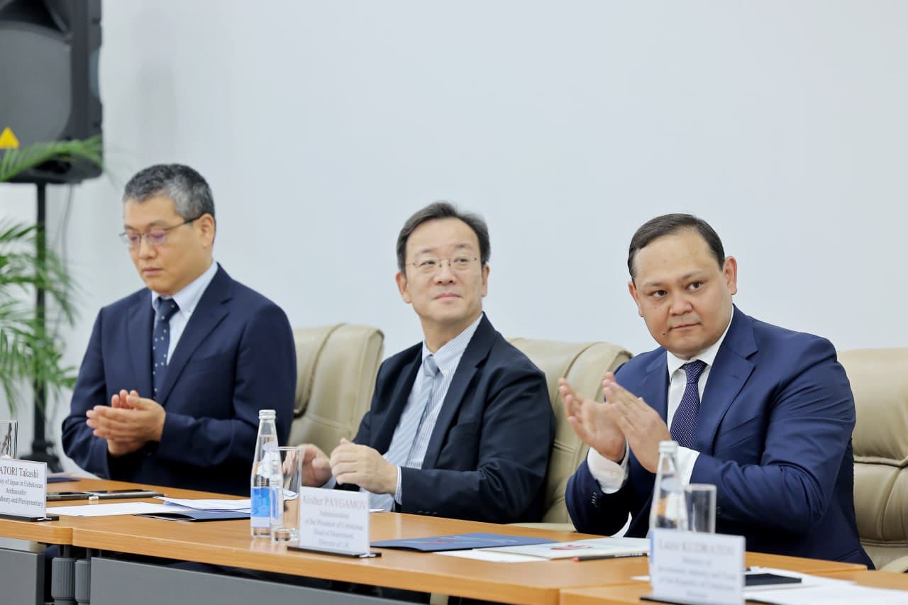 Глава МИПТ Лазиз Кудратов вручил сертификаты выпускникам Программы Профессионального Менеджмента