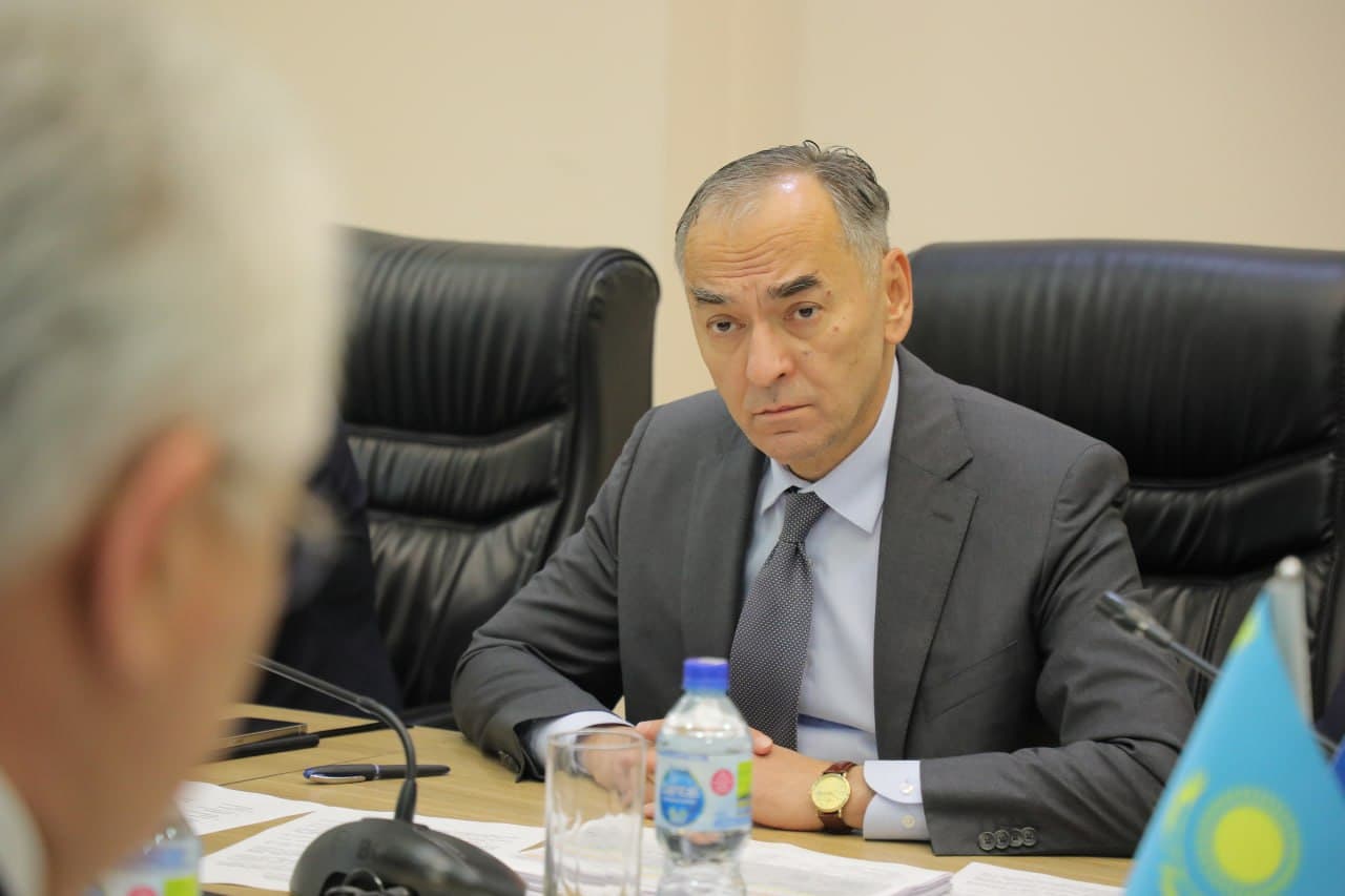 Хуррам Тешабаев и Айдар Абильдабеков обсудили увеличение товарооборота до $10 миллиардов и расширение сотрудничества