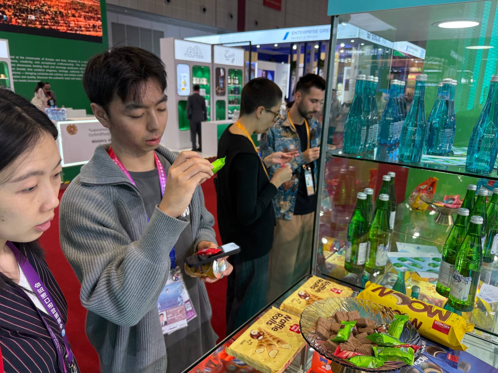 Узбекистан представил свой национальный павильон на 8-й Китайской международной выставке импорта (CIIE) в Шанхае