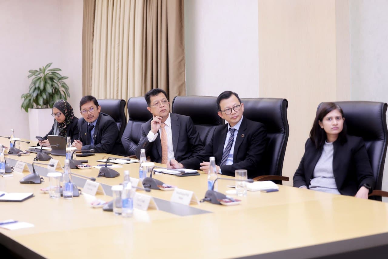 Investitsiyalar, sanoat va savdo vaziri Proton Holdings kompaniyasi vitse-prezidenti bilan sanoat sohasidagi hamkorlikni kengaytirish masalalarini muhokama qildi