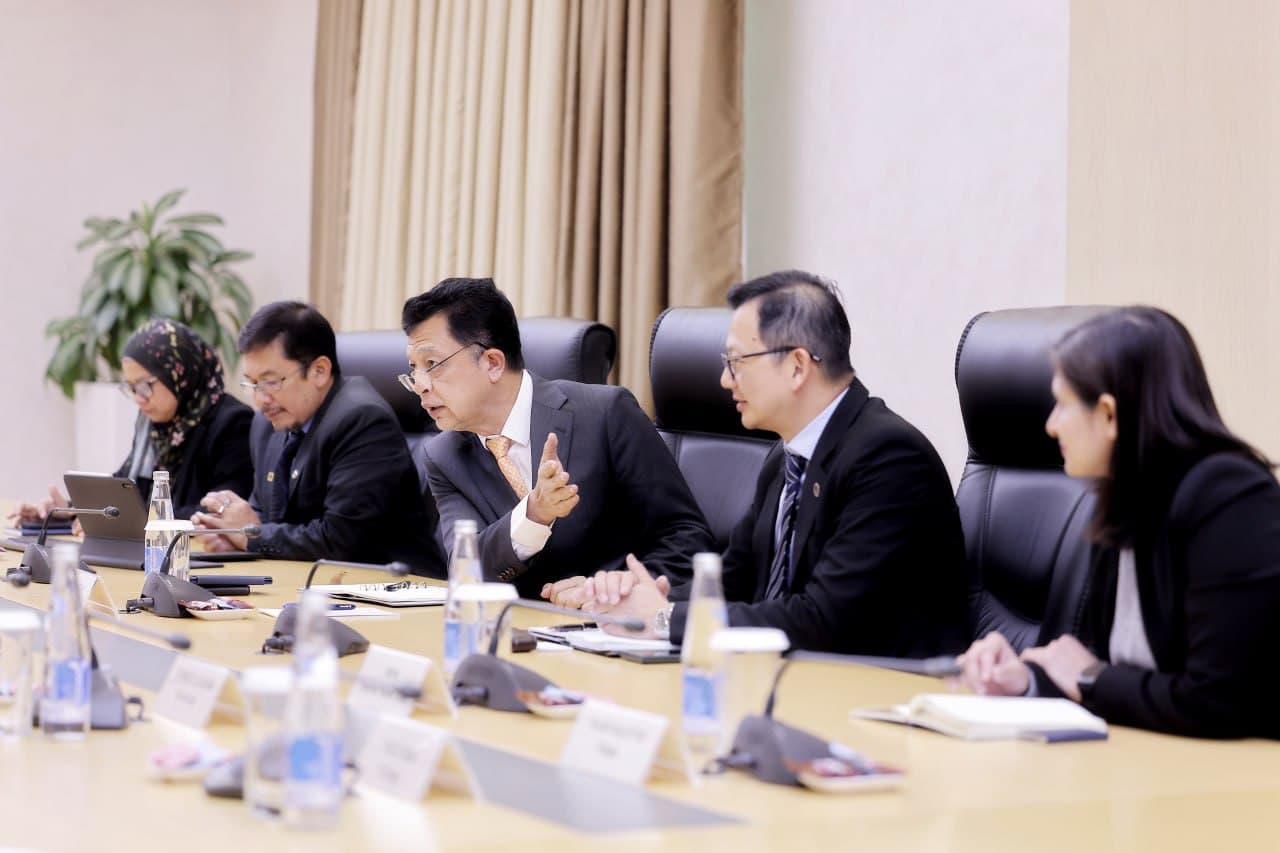 Investitsiyalar, sanoat va savdo vaziri Proton Holdings kompaniyasi vitse-prezidenti bilan sanoat sohasidagi hamkorlikni kengaytirish masalalarini muhokama qildi