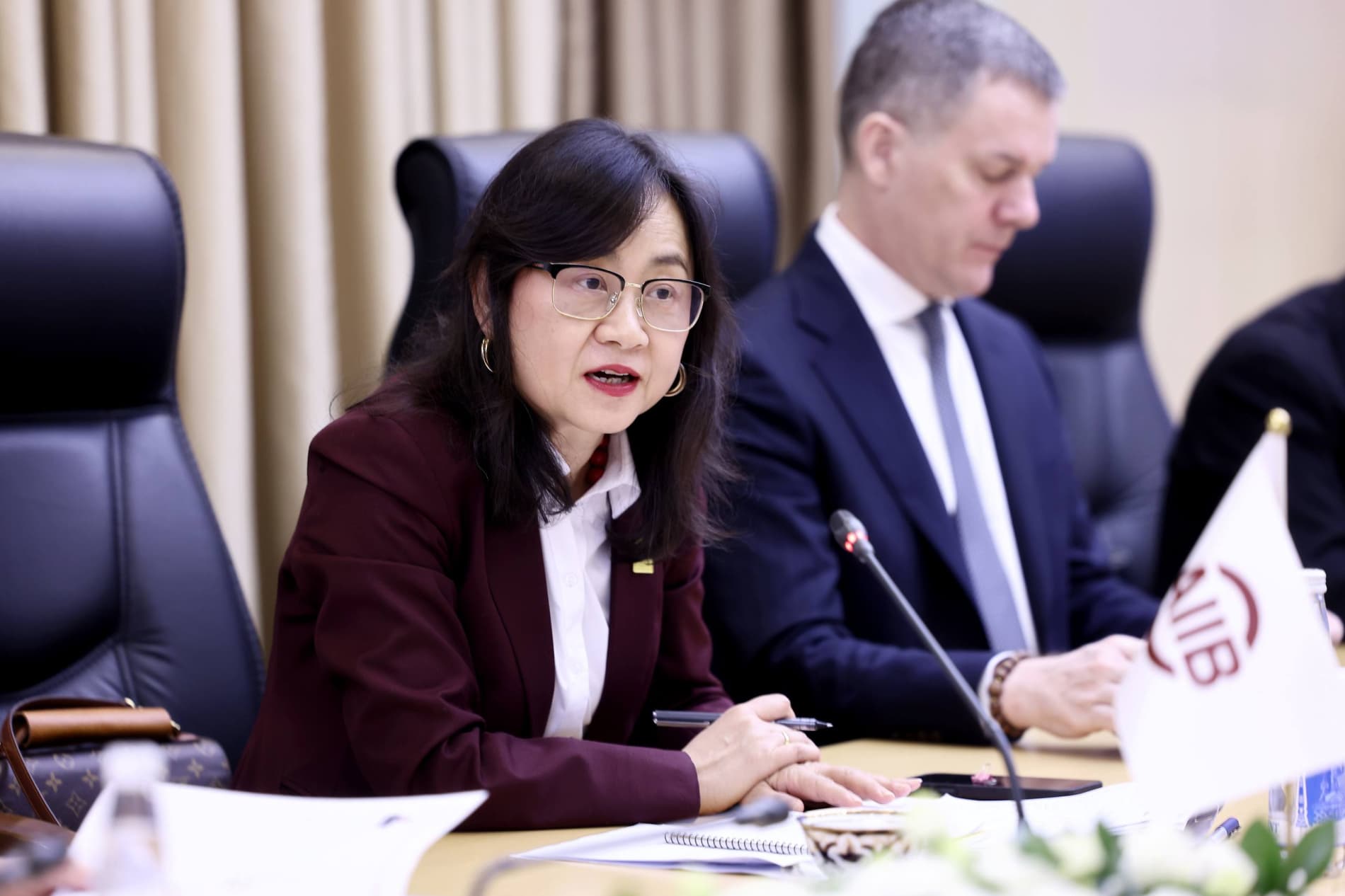 Министр инвестиций, промышленности и торговли Узбекистана провёл первую официальную встречу с Президентом Азиатского банка инфраструктурных инвестиций (AIIB)