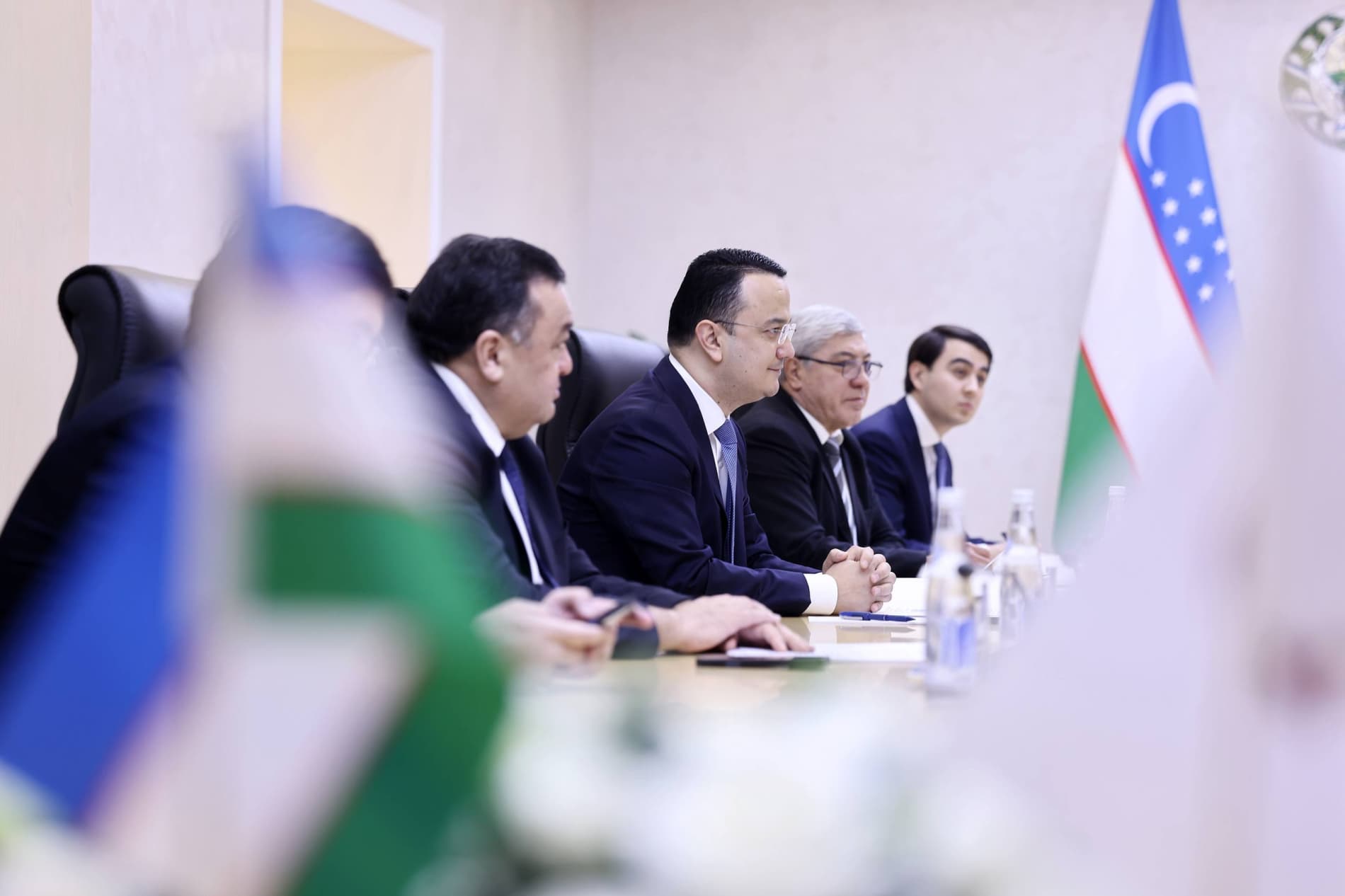 Министр инвестиций, промышленности и торговли Узбекистана провёл первую официальную встречу с Президентом Азиатского банка инфраструктурных инвестиций (AIIB)