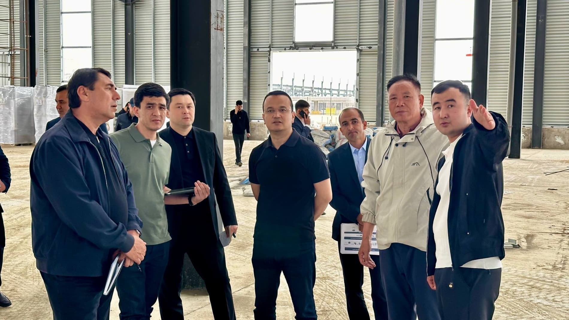 Лазиз Кудратов ознакомился с реализацией приоритетных инвестиционных проектов в Джизакской области