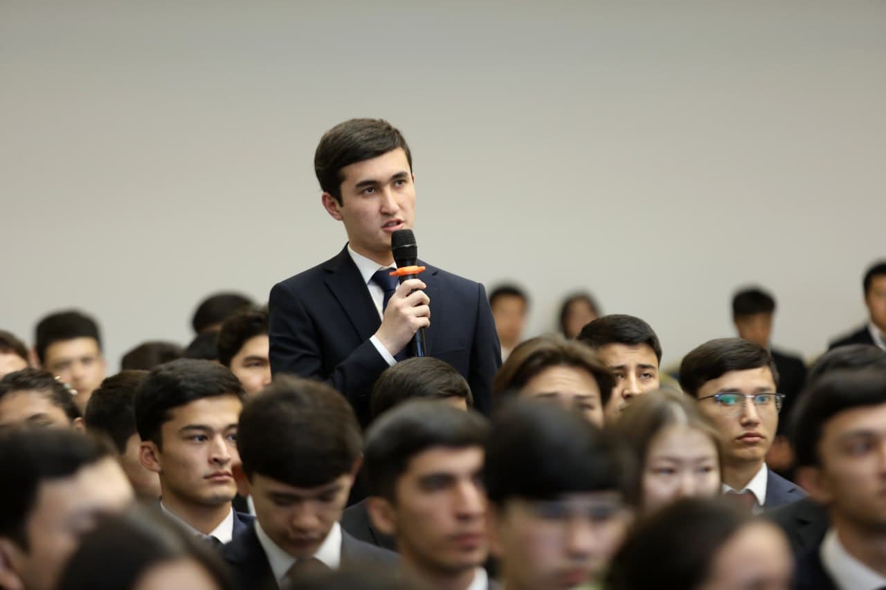 Akram Aliyev Engages Youth at TSUE on Career Development and Economic Reforms