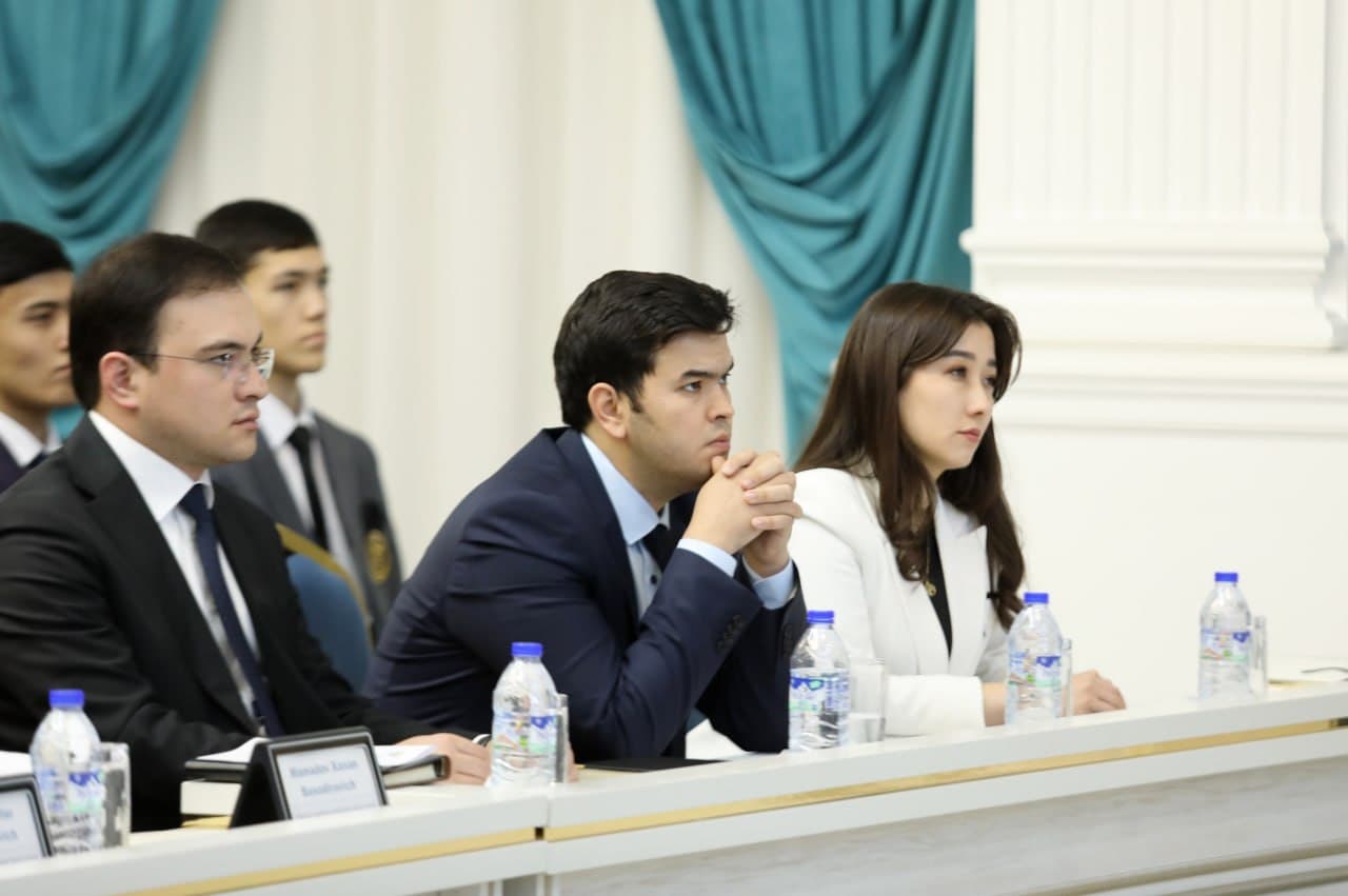 Akram Aliyev Engages Youth at TSUE on Career Development and Economic Reforms