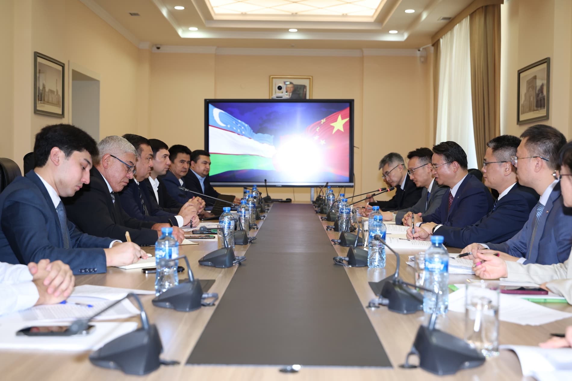 Uzbekistan and China Exim Bank Discuss Expansion of Investment Cooperation