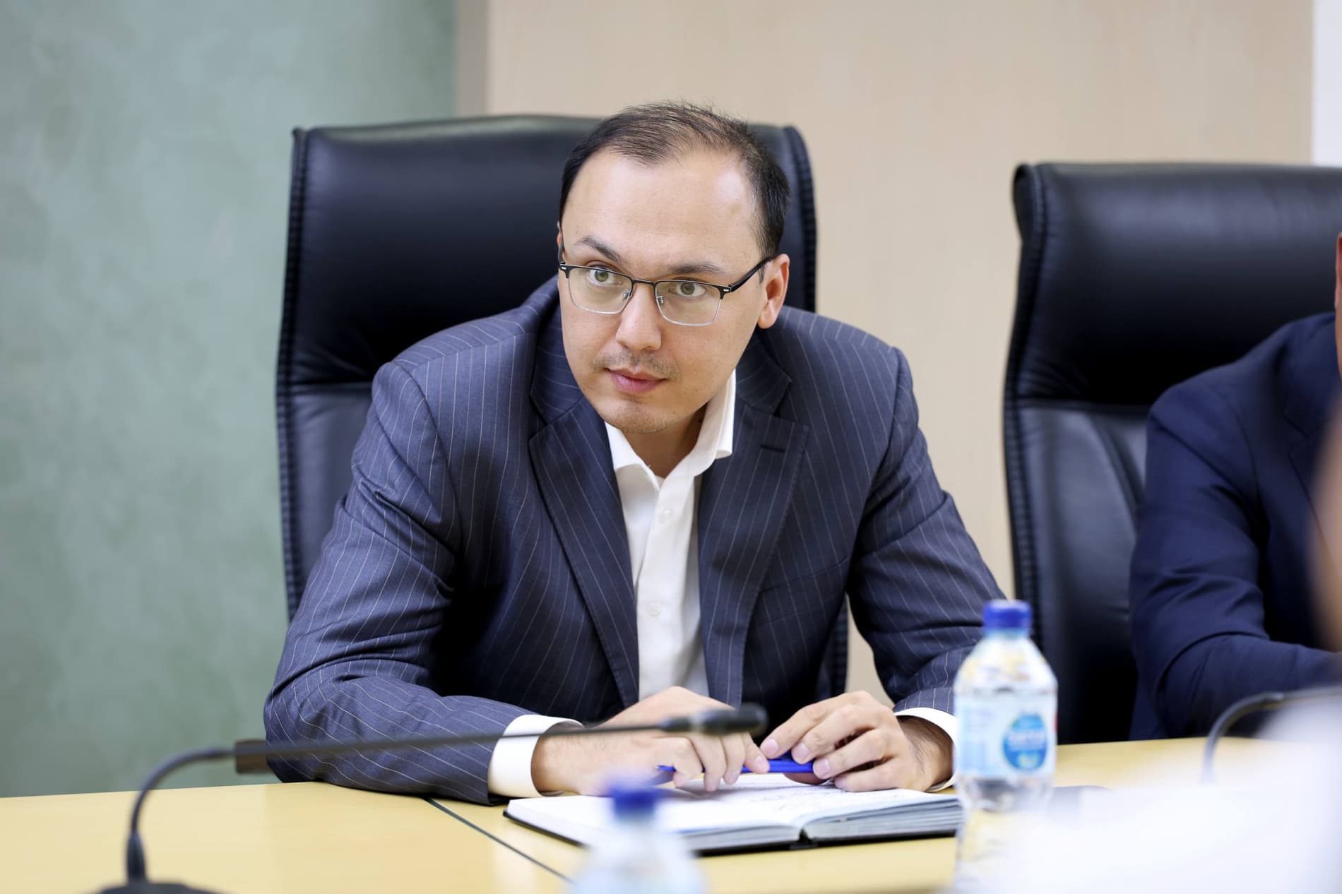 Laziz Kudratov farmatsevtika sohasi vakillari bilan ochiq muloqot o‘tkazdi