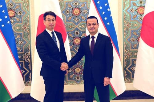 Investitsiyalar, sanoat va savdo vaziri Laziz Kudratov Yaponiya Bosh vazirining maxsus maslahatchisi Yoshimasa Uno bilan muzokaralar o‘tkazdi