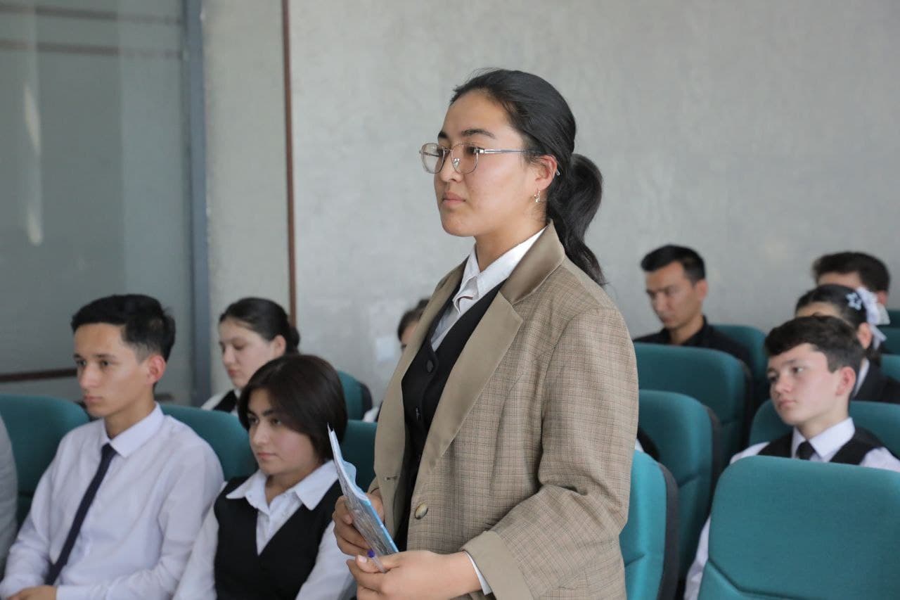 Xovos tumanida "Prokuror va yoshlar uchrashuvi" bo'lib o'tdi