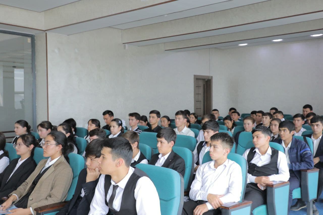 Xovos tumanida "Prokuror va yoshlar uchrashuvi" bo'lib o'tdi