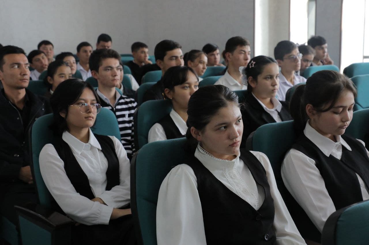 Xovos tumanida "Prokuror va yoshlar uchrashuvi" bo'lib o'tdi