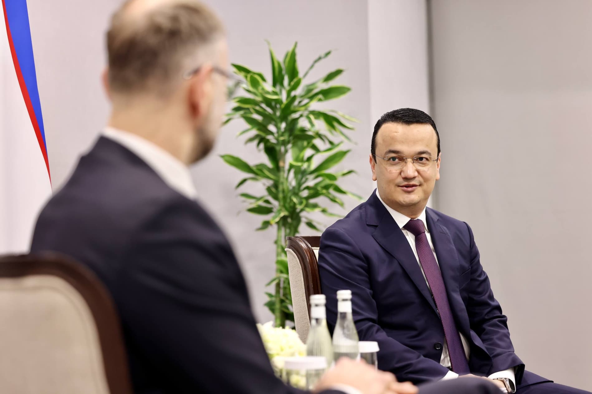 5 марта в Ташкенте прошёл комплекс мероприятий по развитию торгово-экономического и инвестиционного сотрудничества между Узбекистаном и Латвией. В рамках визита латвийской делегации состоялись переговоры Министра инвестиций, промышленности и торговли Узбе