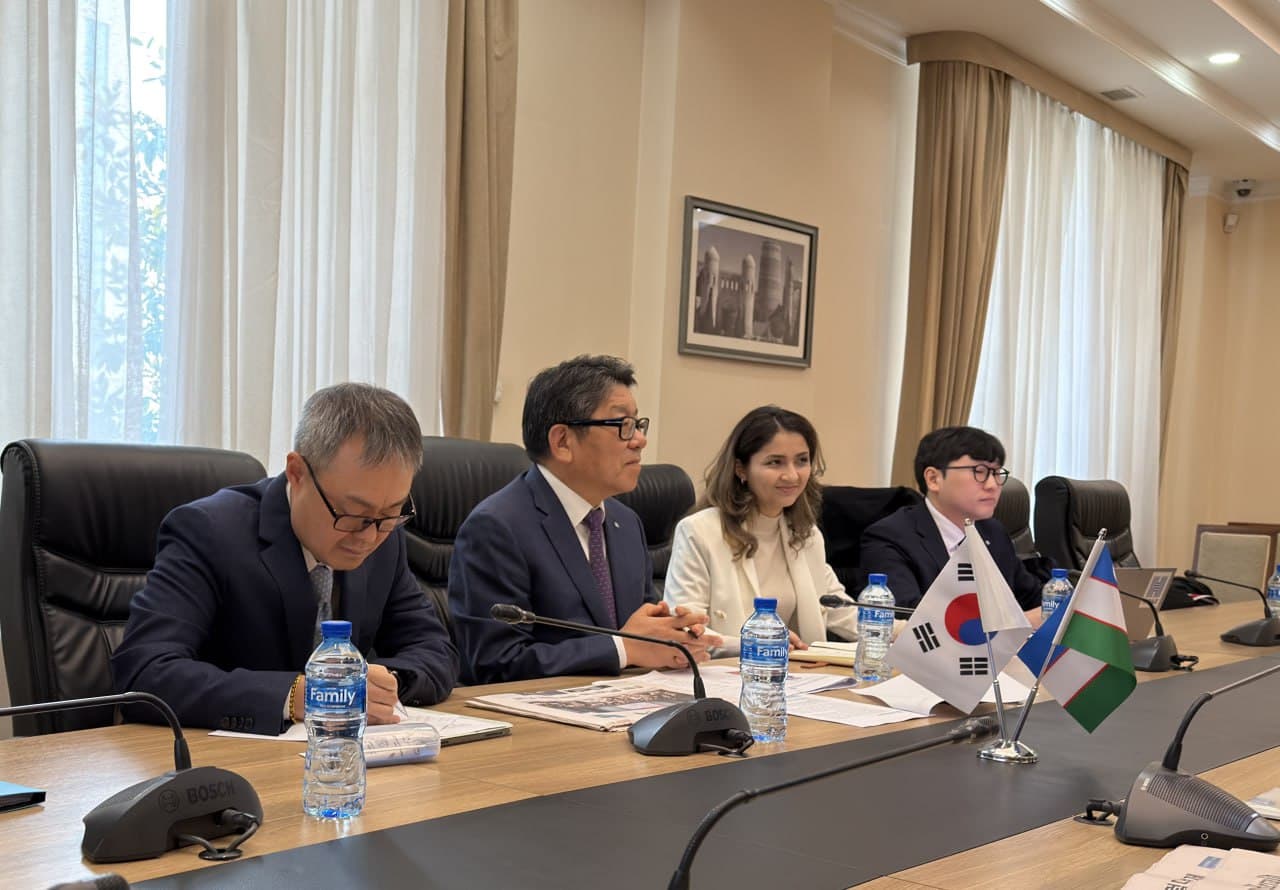 On March 16, Ilzat Kasimov, Deputy Minister of Investment, Industry, and Trade of the Republic of Uzbekistan, met with a delegation from the South Korean media conglomerate Herald Media Group, led by CEO Choi Jin-young.