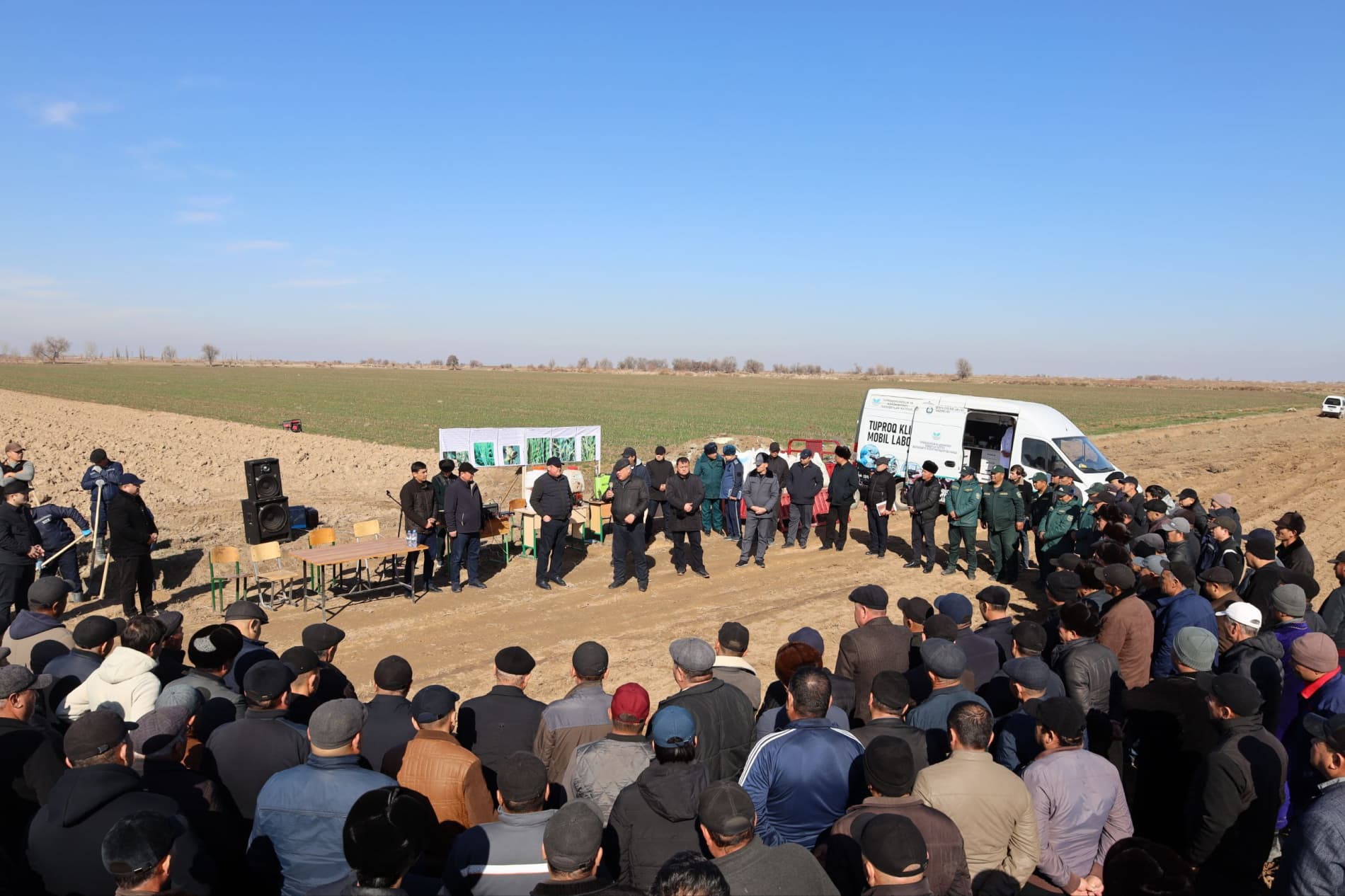 Muborak tumanida qishloq xo‘jaligi sohasida yer unumdorligini oshirish va joriy yilgi hosildorlikni ta’minlash maqsadida seminar bo‘lib o‘tdi