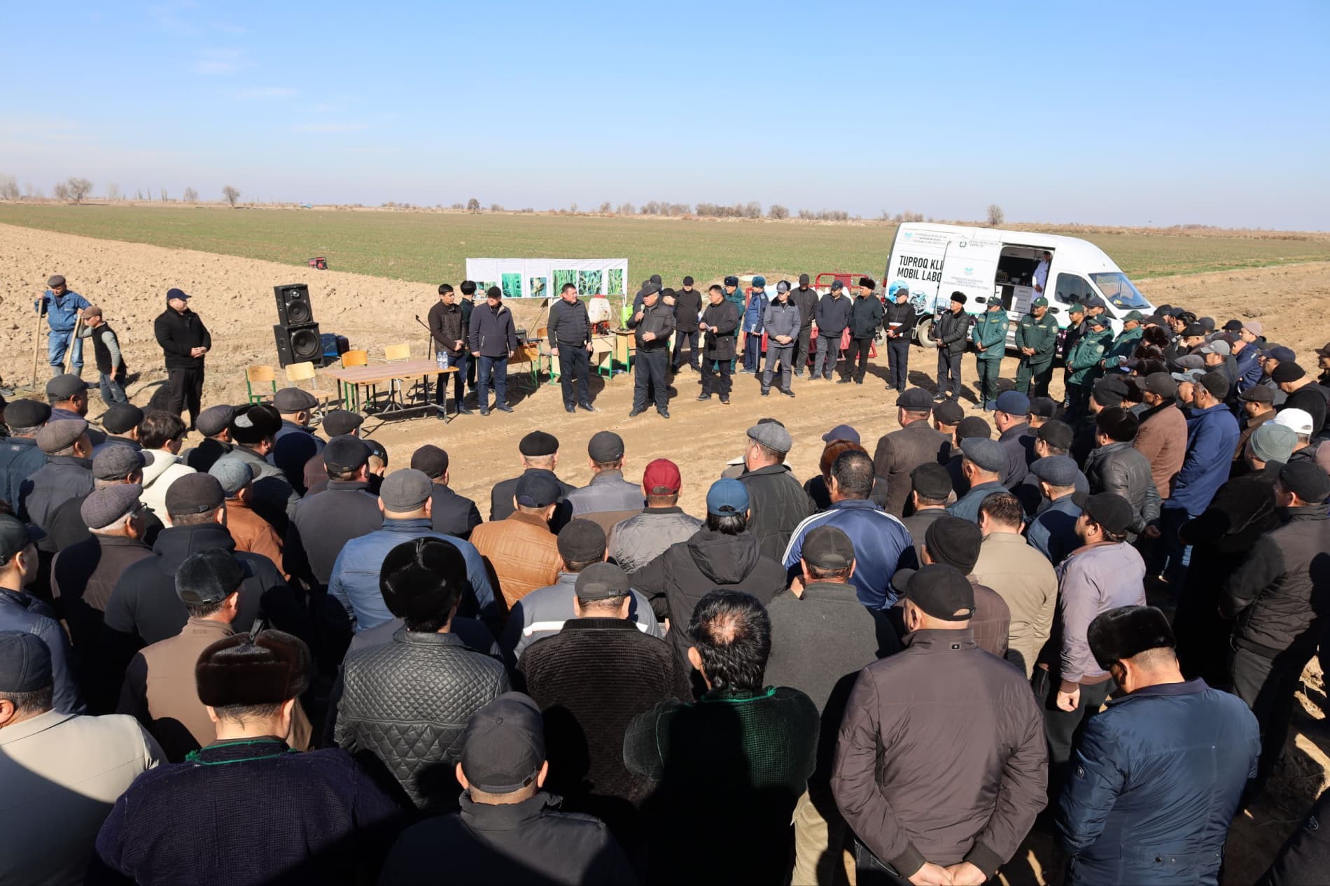 Muborak tumanida qishloq xo‘jaligi sohasida yer unumdorligini oshirish va joriy yilgi hosildorlikni ta’minlash maqsadida seminar bo‘lib o‘tdi