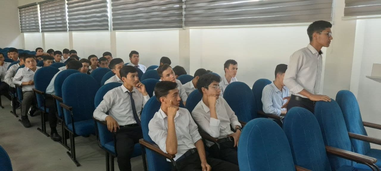 Namanganlik yoshlar bilan muloqot sermahsul bo‘ldi