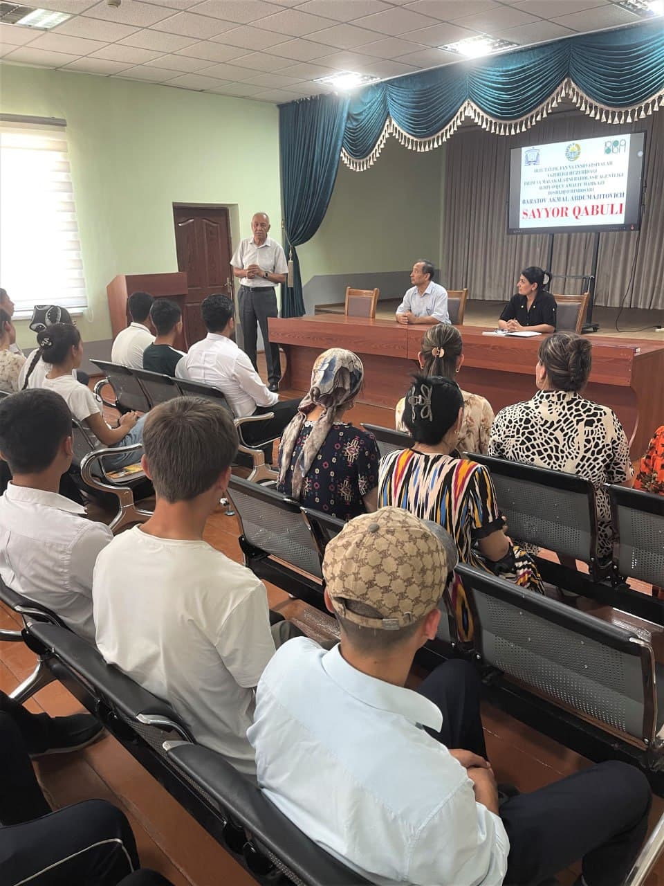 A dialogue was held with citizens, activists, and the youth of the mahalla