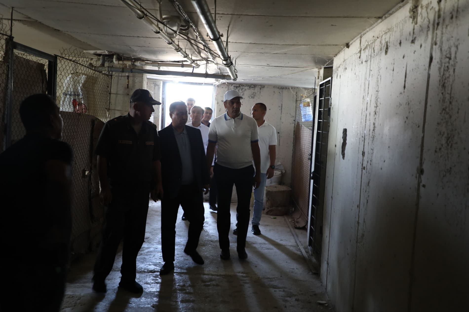 Изучается сейсмическое состояние многоэтажных домов, построенных в Сардобинском районе Сырдарьинской области.