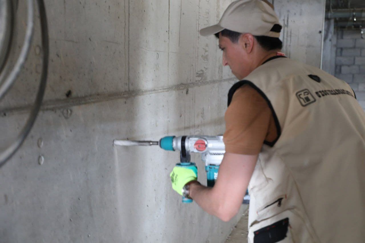 Изучается сейсмическое состояние многоэтажных домов, построенных в Сардобинском районе Сырдарьинской области.