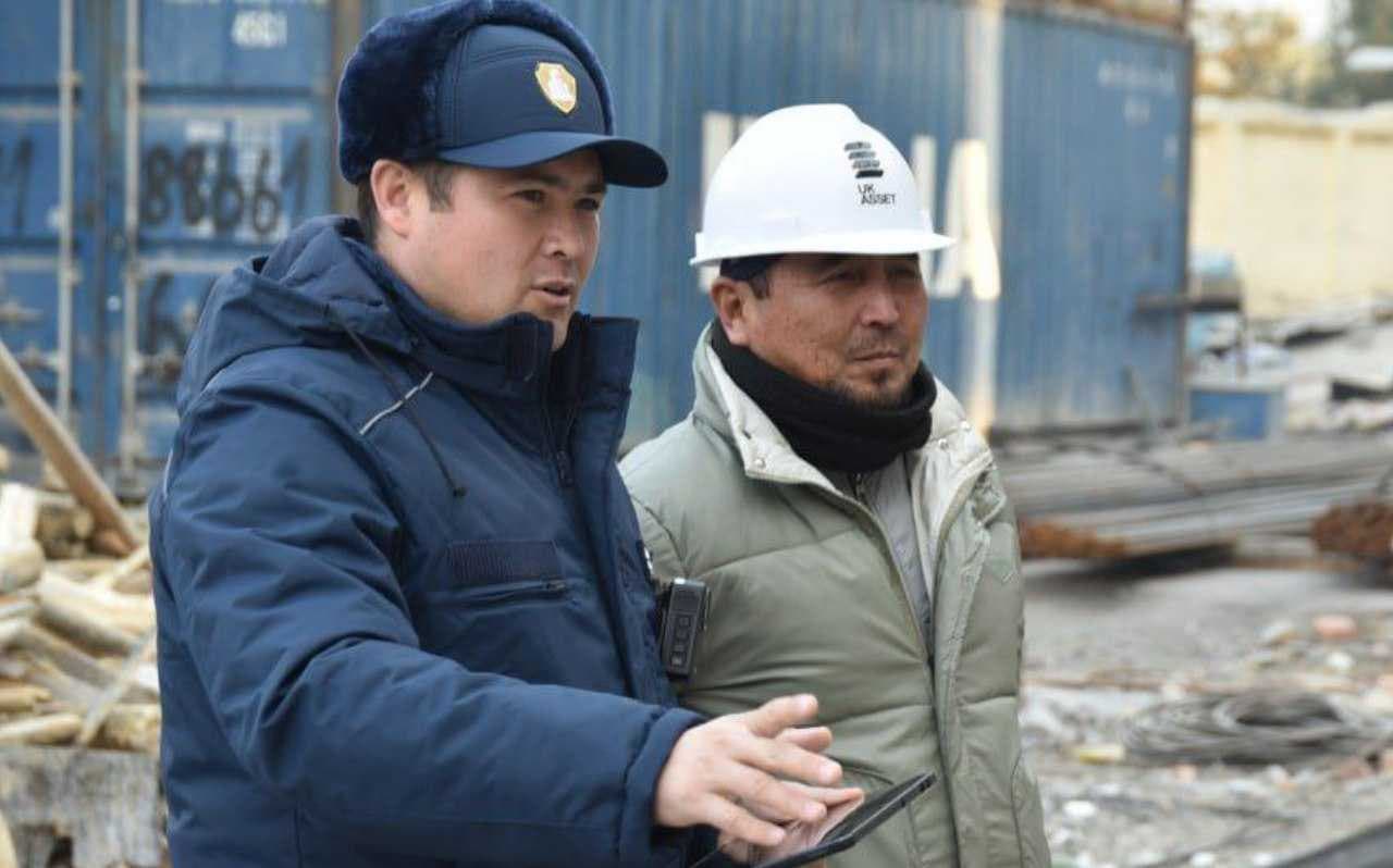 Measures to reduce dust particles at construction sites are being strengthened in Fergana.