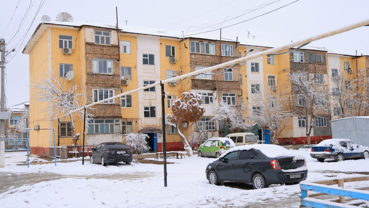 Employees of the Territorial Inspection for Construction and Housing and Communal Services of the Republic of Karakalpakstan examined the technical condition of apartment buildings located in the "Tung'ish qonis" neighborhood of Nukus city.