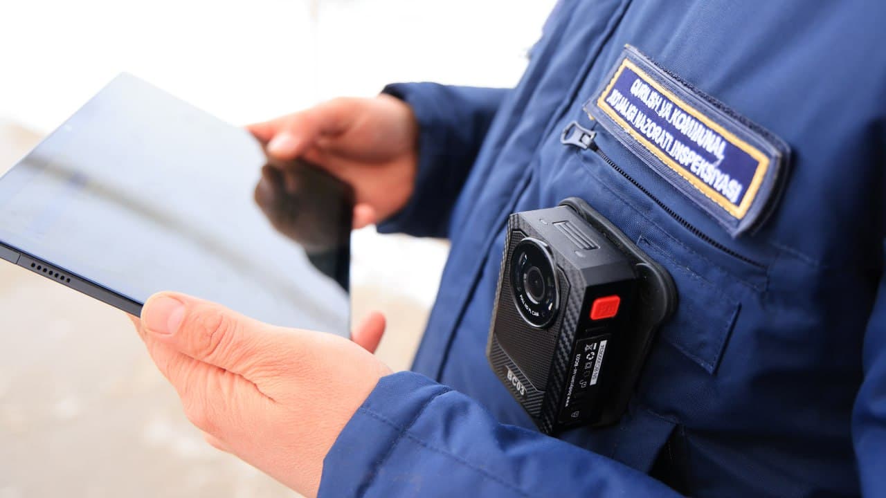 Employees of the Territorial Inspection for Construction and Housing and Communal Services of the Republic of Karakalpakstan examined the technical condition of apartment buildings located in the "Tung'ish qonis" neighborhood of Nukus city.