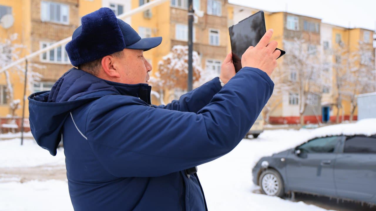 Employees of the Territorial Inspection for Construction and Housing and Communal Services of the Republic of Karakalpakstan examined the technical condition of apartment buildings located in the "Tung'ish qonis" neighborhood of Nukus city.