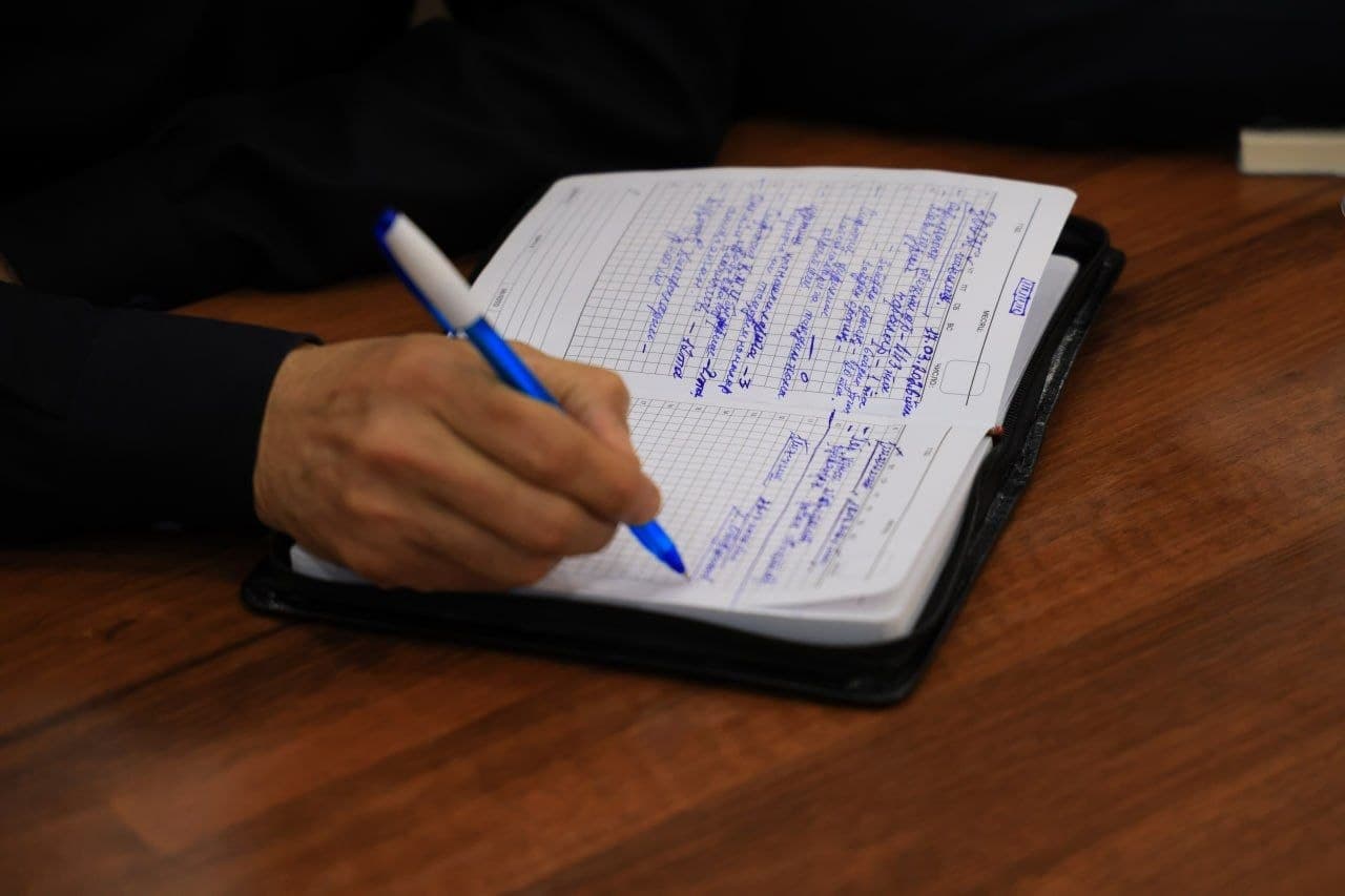 Andijonda qurilish sohasida muhim masalalar yuzasidan yig‘ilish bo‘lib o‘tdi