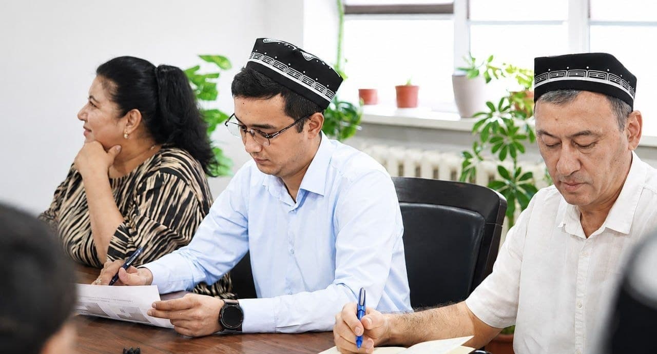 Employees of the Inspection for Supervision of Construction and Housing and Communal Services actively participated in the next “Political and Enlightenment Hour” in national costumes.