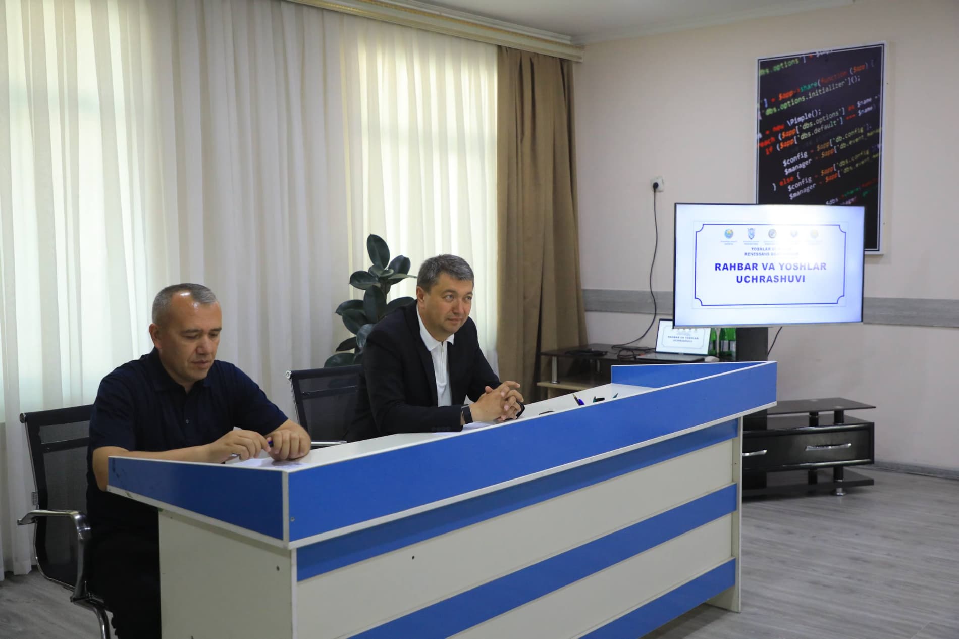 Битирувчи ёшлар билан очиқ мулоқот ўтказилди