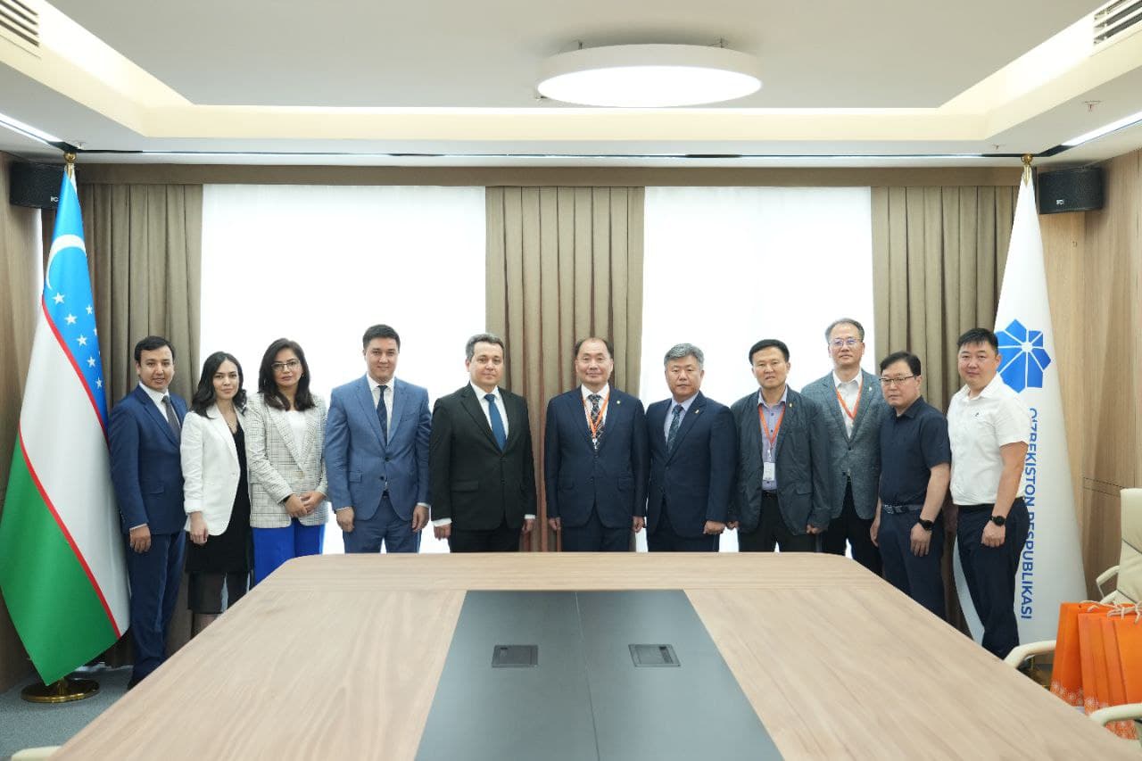 Обсуждались вопросы обучения студентов факультета информационных технологий Пучонского университета знаниям и навыкам, востребованным на рынке труда, исходя из требований корейских компаний и увеличения экспорта удаленных услуг