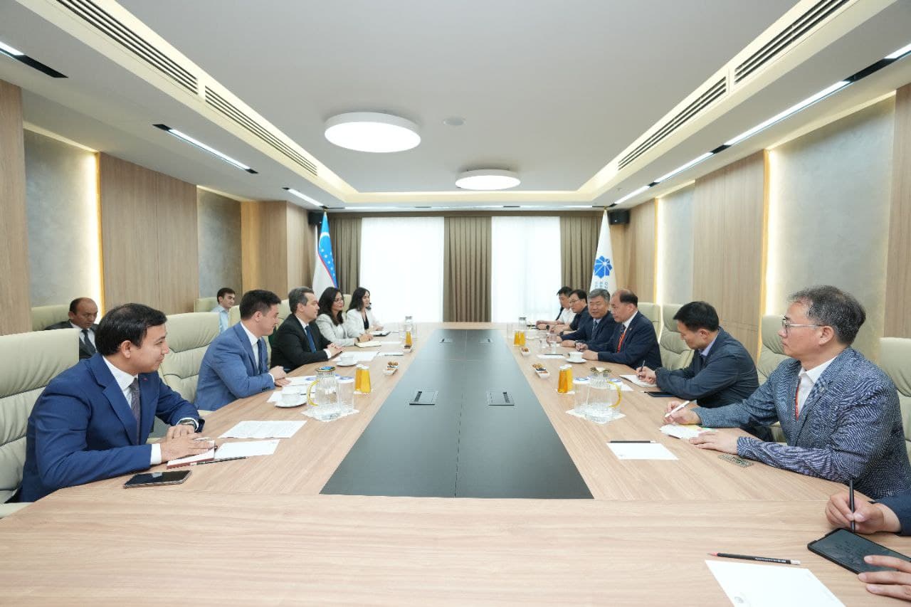 Обсуждались вопросы обучения студентов факультета информационных технологий Пучонского университета знаниям и навыкам, востребованным на рынке труда, исходя из требований корейских компаний и увеличения экспорта удаленных услуг