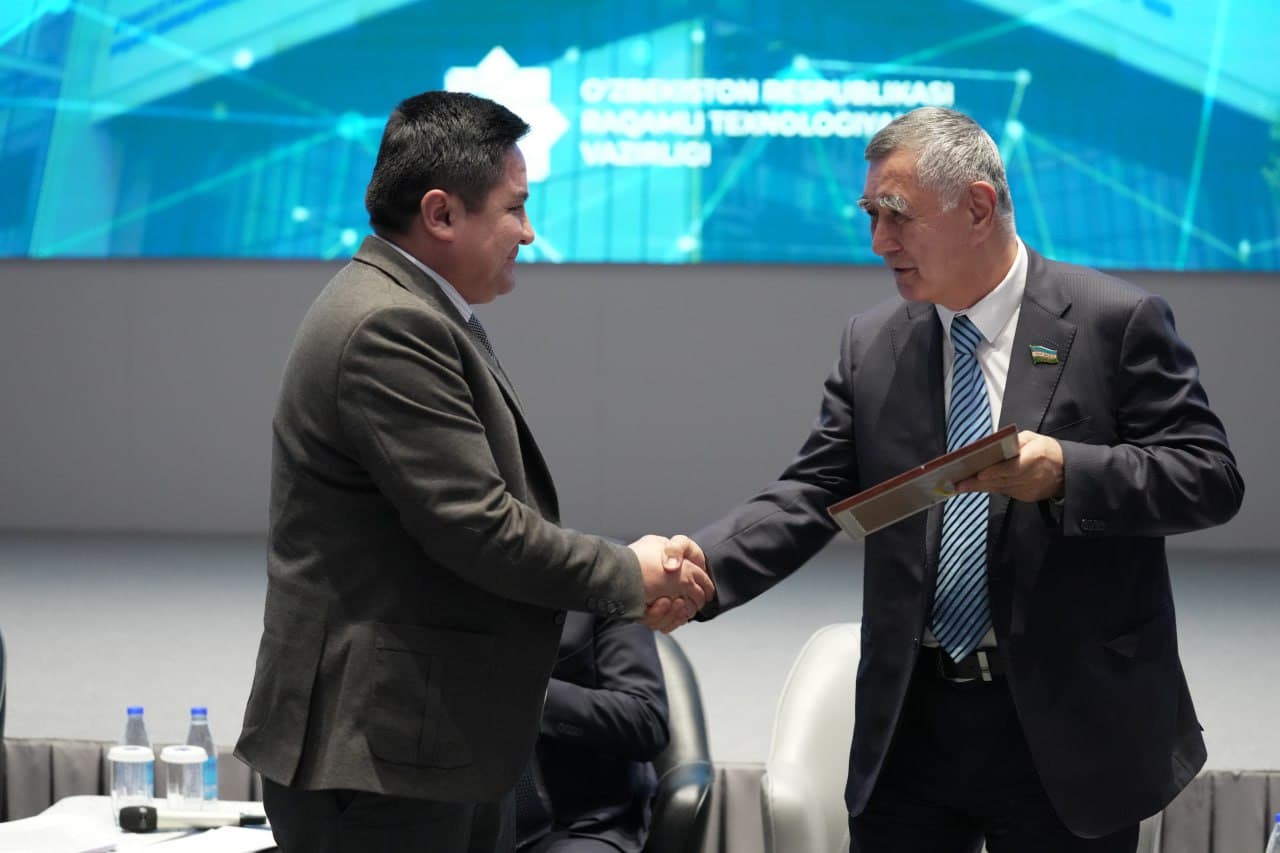 8-dekabr – O‘zbekiston Respublikasi Konstitutsiyasi qabul qilingan kun munosabati bilan davra suhbati tashkil etildi