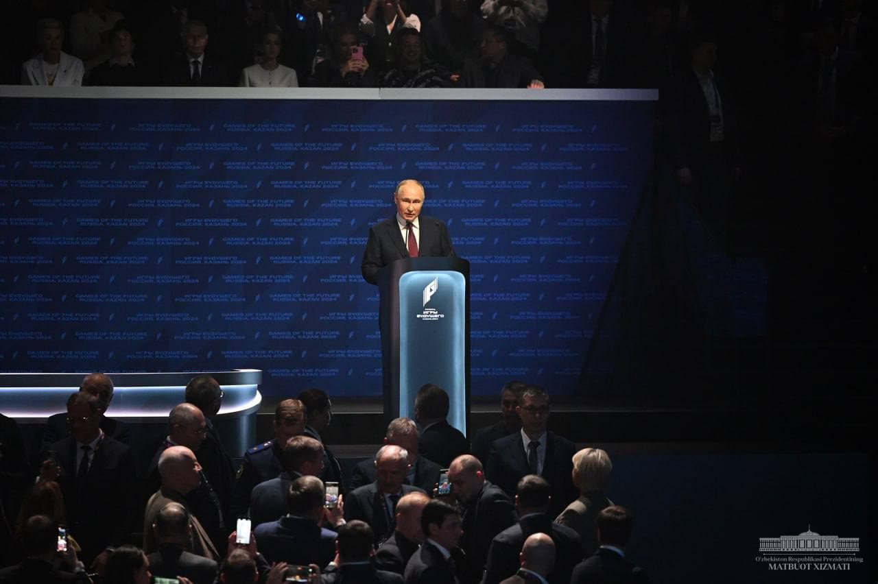 Президент Узбекистана принял участие в церемонии открытия «Игр будущего»