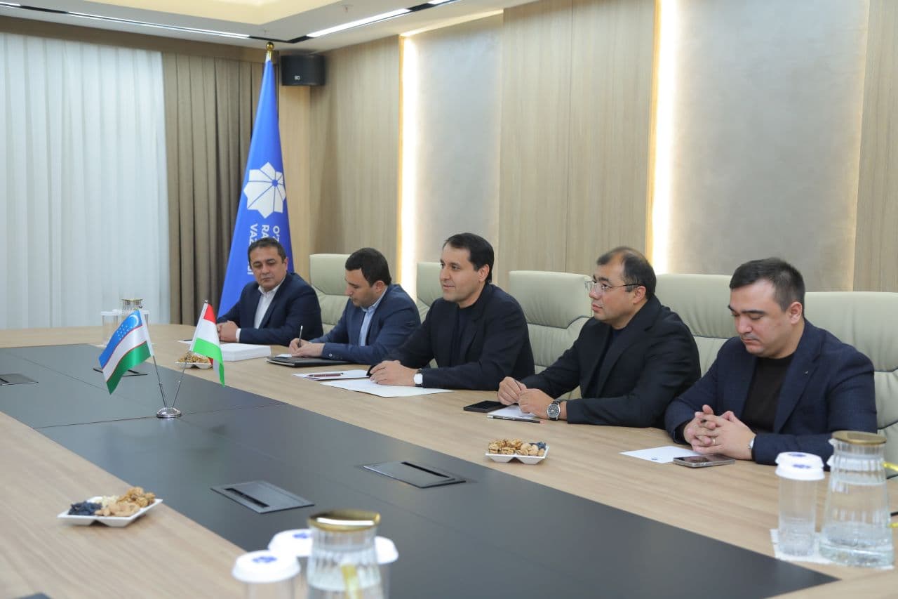 Tojikistonning Innovatsiyalar va raqamli texnologiyalar agentligi direktori bilan ikki davlat o‘rtasida AKT sohasida hamkorlikni rivojlantirish masalalari muhokama qilindi