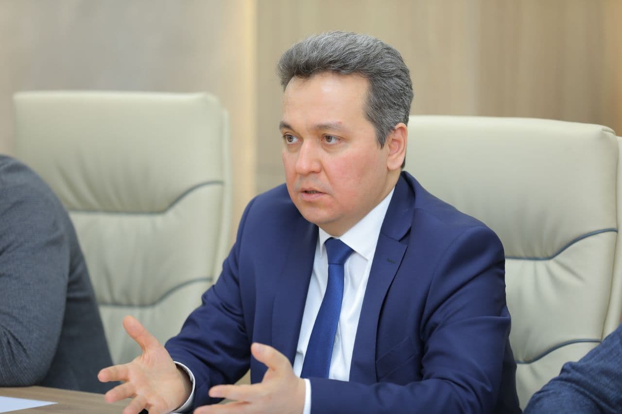 Tojikistonning Innovatsiyalar va raqamli texnologiyalar agentligi direktori bilan ikki davlat o‘rtasida AKT sohasida hamkorlikni rivojlantirish masalalari muhokama qilindi