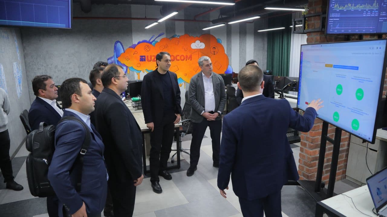 Tojikistonning Innovatsiyalar va raqamli texnologiyalar agentligi direktori bilan ikki davlat o‘rtasida AKT sohasida hamkorlikni rivojlantirish masalalari muhokama qilindi