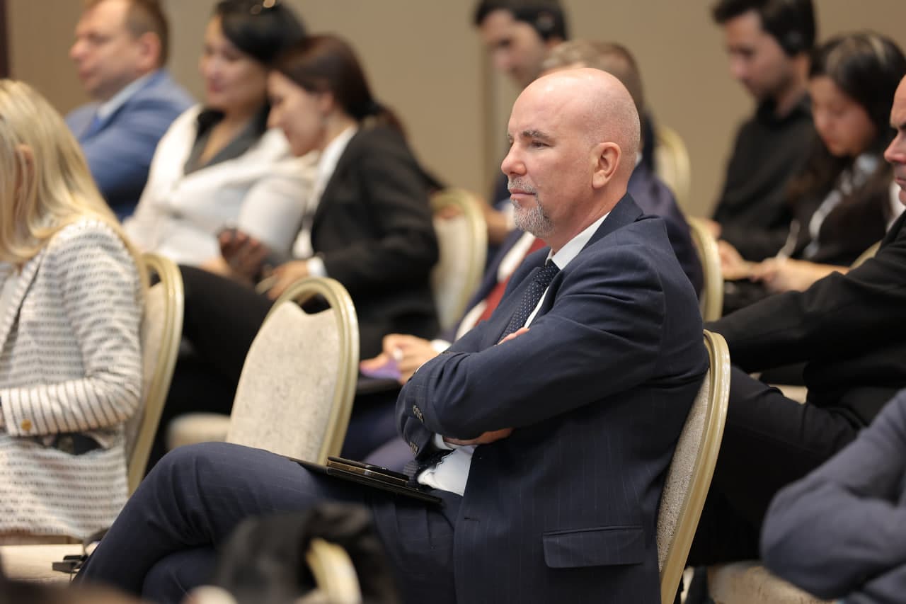 Xalqaro investitsiya forumi doirasida sun’iy intellekt mavzusiga bag‘ishlangan panel sessiyasi bo‘lib o‘tdi