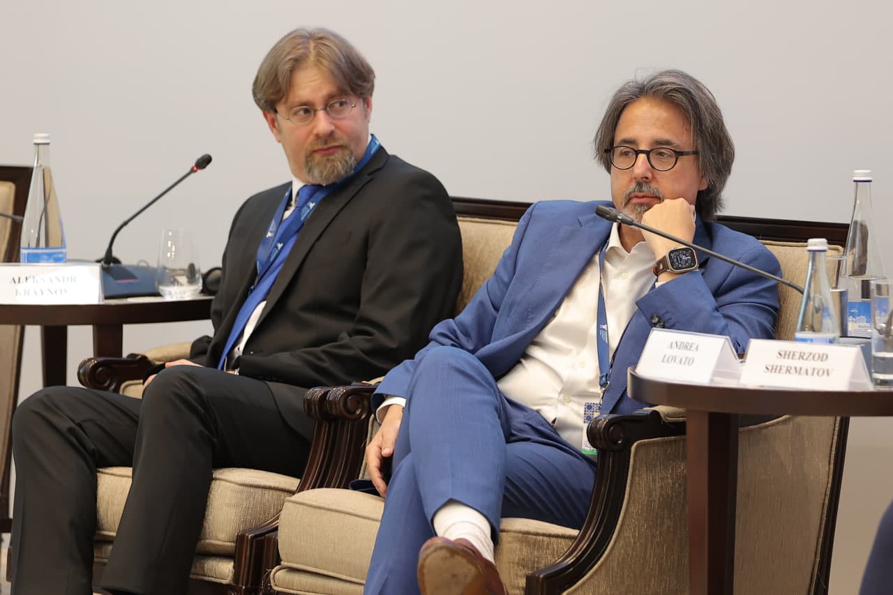 Xalqaro investitsiya forumi doirasida sun’iy intellekt mavzusiga bag‘ishlangan panel sessiyasi bo‘lib o‘tdi