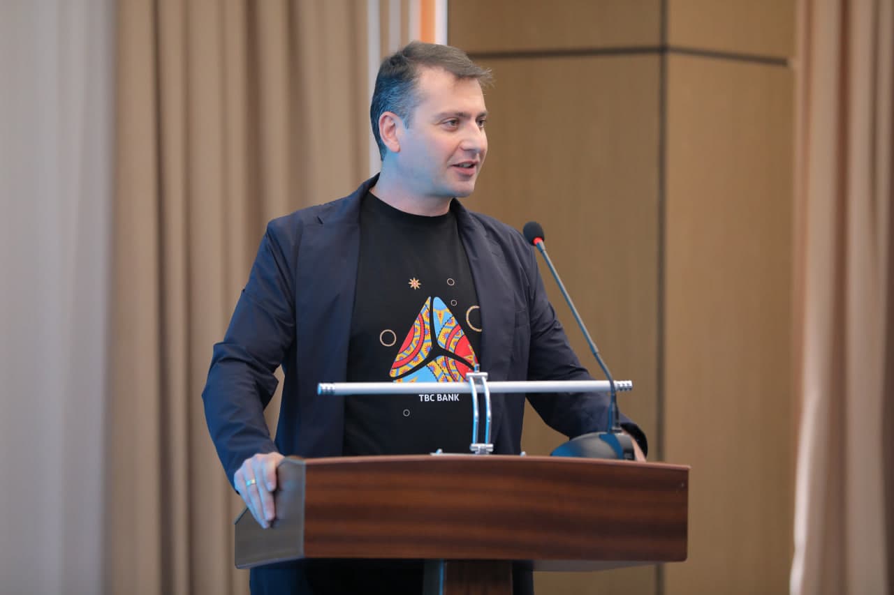 Sun’iy intellekt texnologiyasini keng joriy etish bo‘yicha davra suhbati tashkil etildi