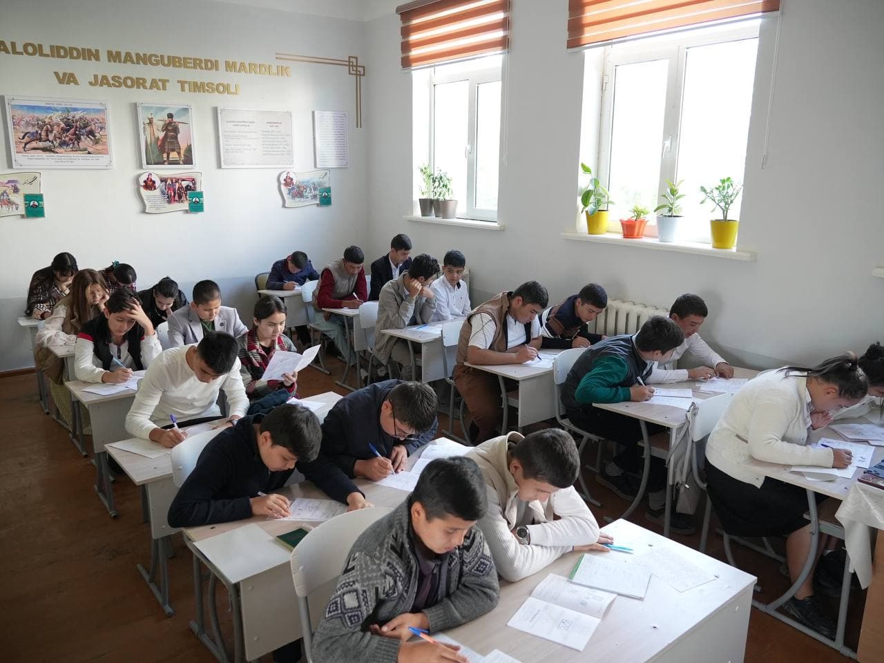 10 mingdan ziyod IT sohasiga qiziqqan xorazmlik maktab o‘quvchilari “Al-Xorazmiy vorislari” loyihasida bepul o‘qish uchun saralash imtihonlaridan o‘tishdi