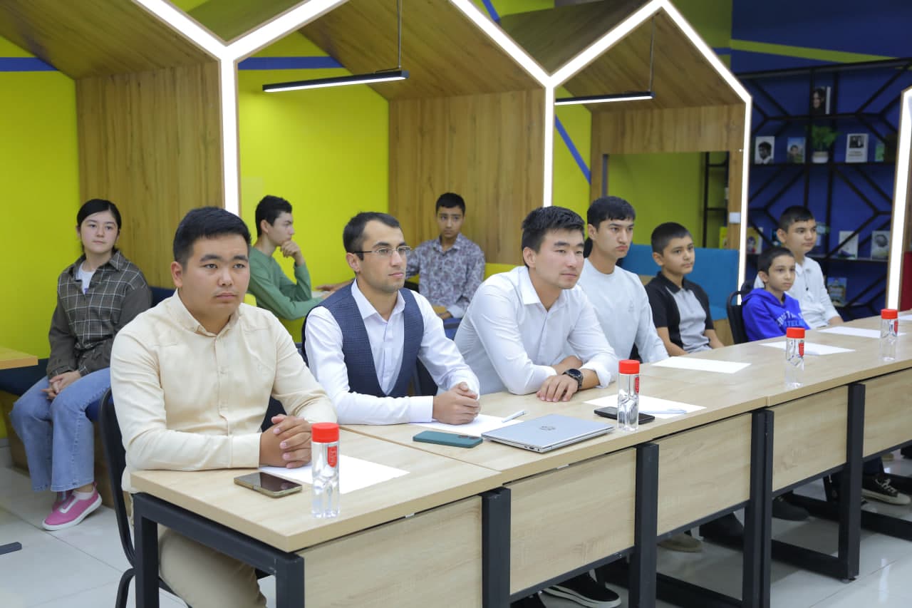 Vazir Qashqadaryoda IT ta'lim rezidenti “Global Education” MCHJga tashrif buyurib, markaz faoliyatini yanada kengaytirish bo‘yicha tavsiyalar berdi