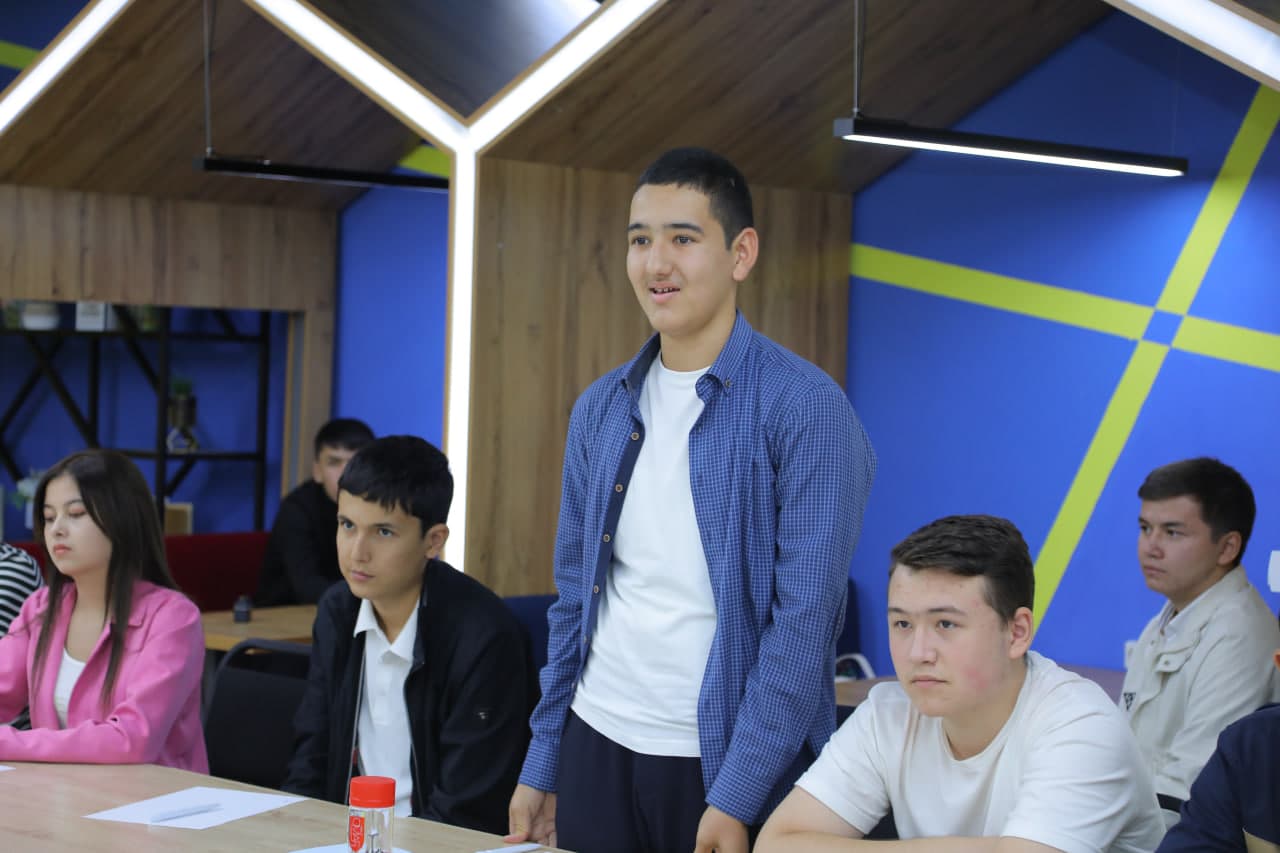 Vazir Qashqadaryoda IT ta'lim rezidenti “Global Education” MCHJga tashrif buyurib, markaz faoliyatini yanada kengaytirish bo‘yicha tavsiyalar berdi